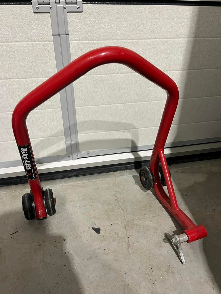 Paddock Stand Yamaha Aerox, Ophalen