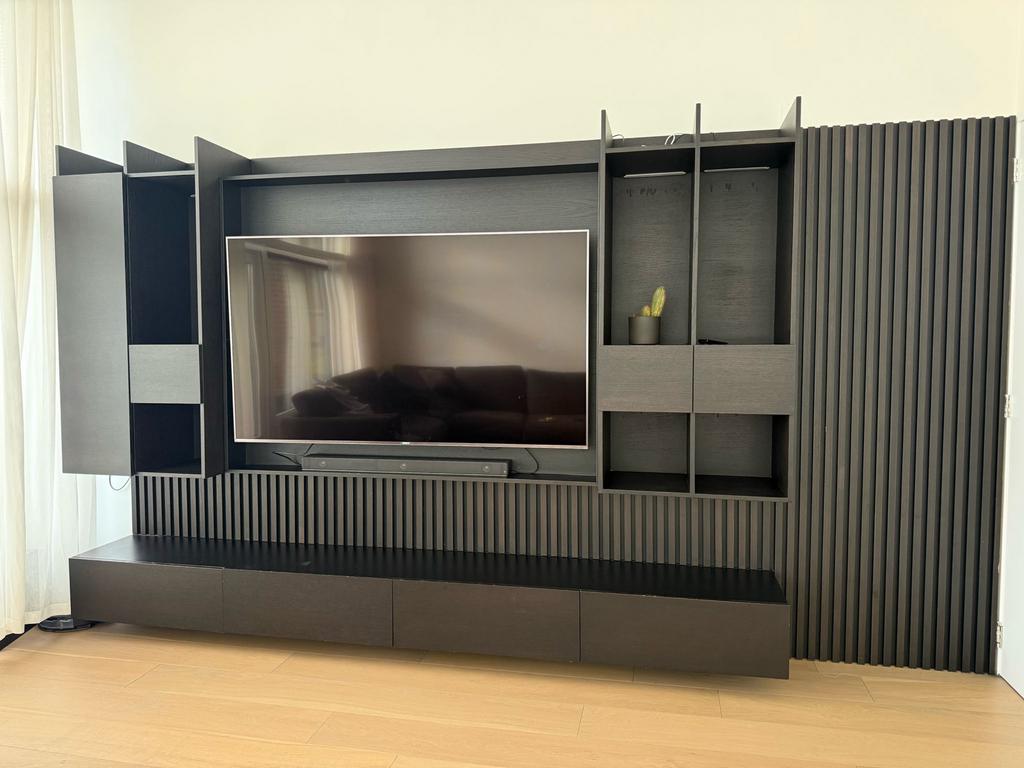 Nette en stijlvolle cinewall / tv-wand, Gebruikt, 200 cm of meer, Ophalen of Verzenden, 25 tot 50 cm