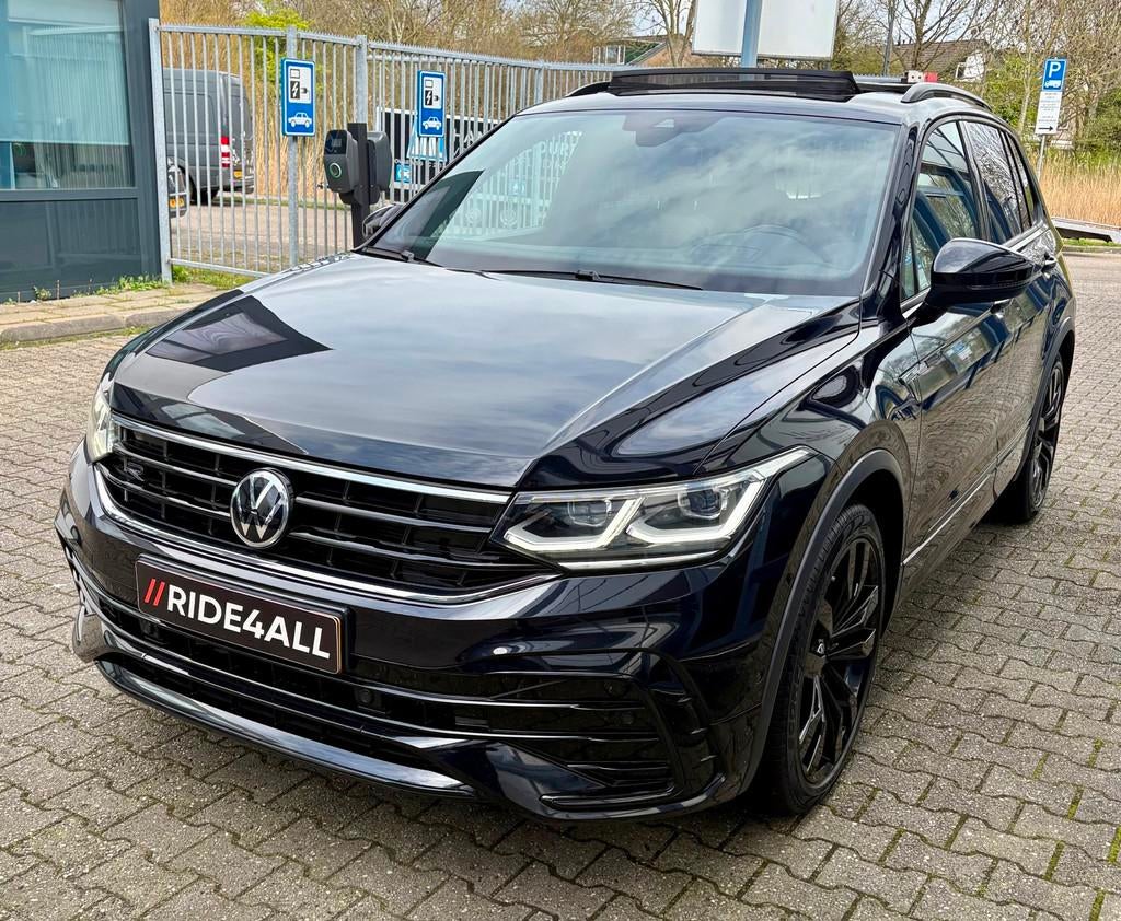 Volkswagen Tiguan 1.5 TSI R-Line/PANO/CARPLAY/HEADUP!, 1441 kg, Euro 6, 4 cilinders, Zwart