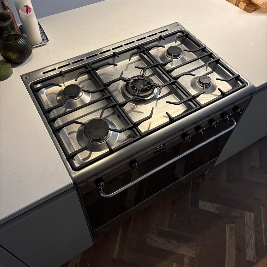 Smeg gasfornuis 90cm met 5 kookzones en oven, Witgoed en Apparatuur, Fornuizen, Ophalen, Gebruikt, 60 cm of meer, Gas