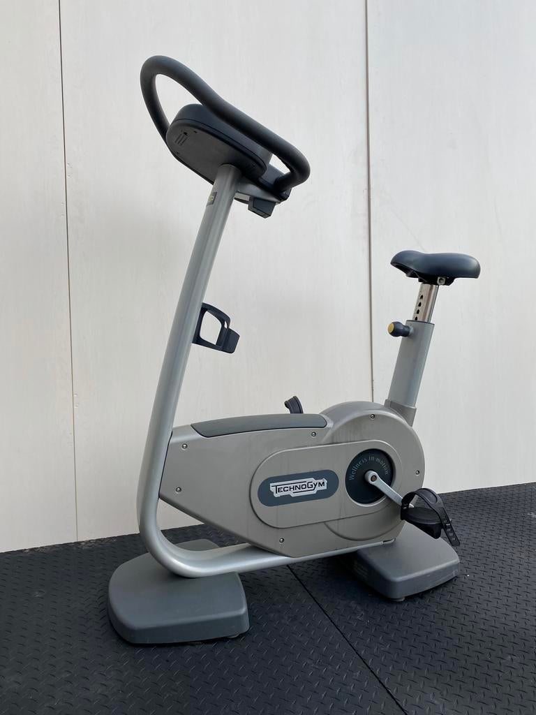 Hometrainer Technogym Bike Forma voor onderdelen, Ophalen, Gebruikt, Metaal, Benen