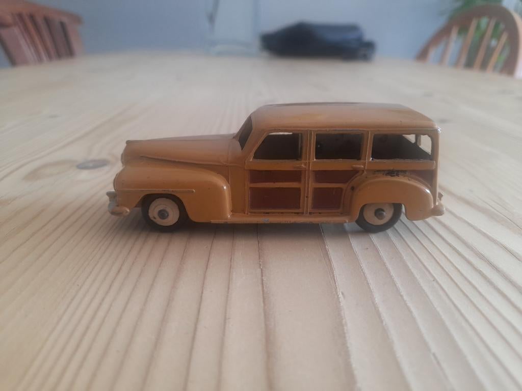 Dinky toys Plymouth Woody, Hobby en Vrije tijd, Modelauto's | 1:43, Ophalen of Verzenden, Auto, Dinky Toys