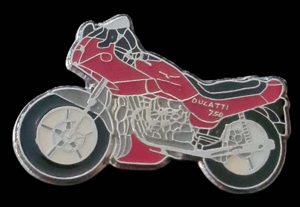 Ducati motor pin- rood epoxy, Verzamelen, Verzenden, Nieuw, Transport, Speldje of Pin