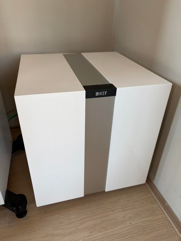 KEF R400b Actieve Subwoofer - 500W - Wit - In Topstaat, Subwoofer, Zo goed als nieuw, 120 watt of meer, Ophalen