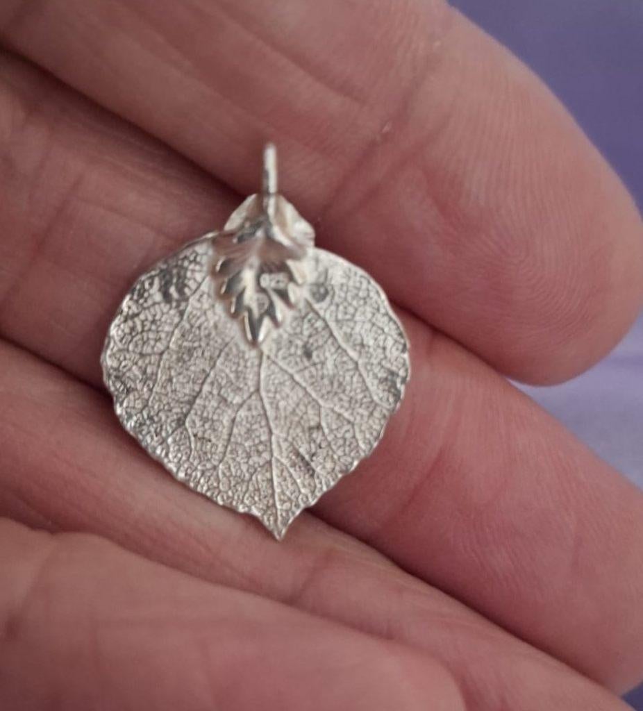 Filigraan zilveren bodhiblad kettinghangertje, Verzenden, Nieuw, Bloem of Plant, Zilver