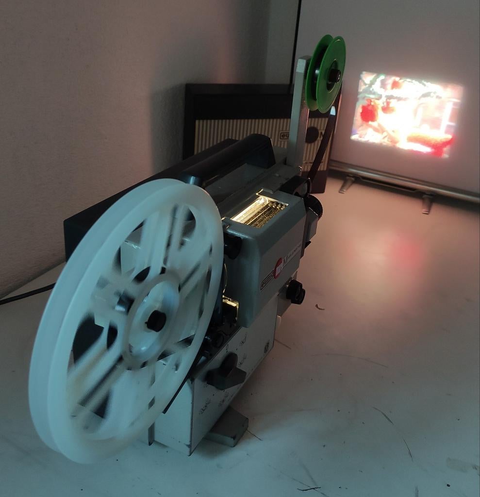 EUMIG M SUPER 8 FILMPROJECTOR 18 en 24 BLD/PS, Ophalen of Verzenden, 1960 tot 1980, Projector