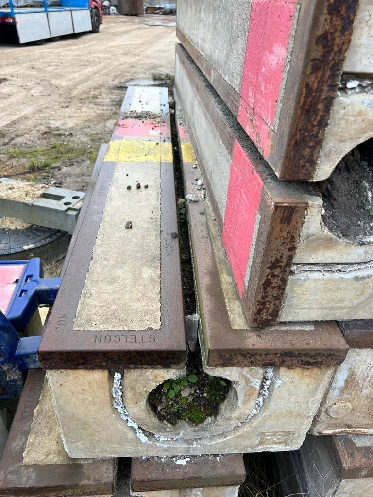 Te Koop: Stelcon Sleuf-Roostergoten 2.00*0.50*0.33, Ophalen, Zo goed als nieuw, Minder dan 2 meter, 80 mm of meer