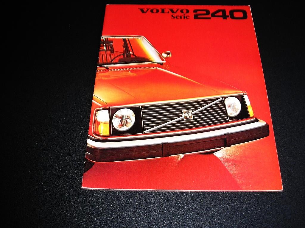Volvo 240 serie, 1975, Boeken, Ophalen of Verzenden, Gelezen, Volvo