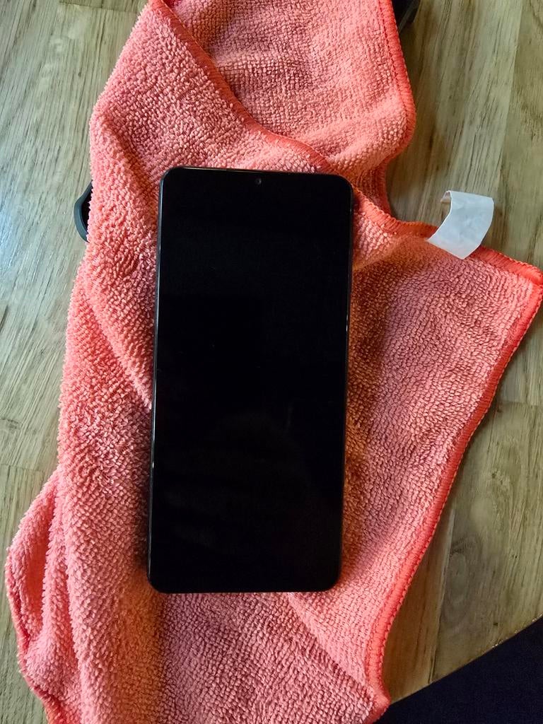 Samsung Galaxy A12, Ophalen