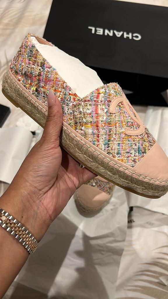 Chanel tweed espadrilles maat 40 origineel met factuur, Ophalen of Verzenden, Zo goed als nieuw, Zwart