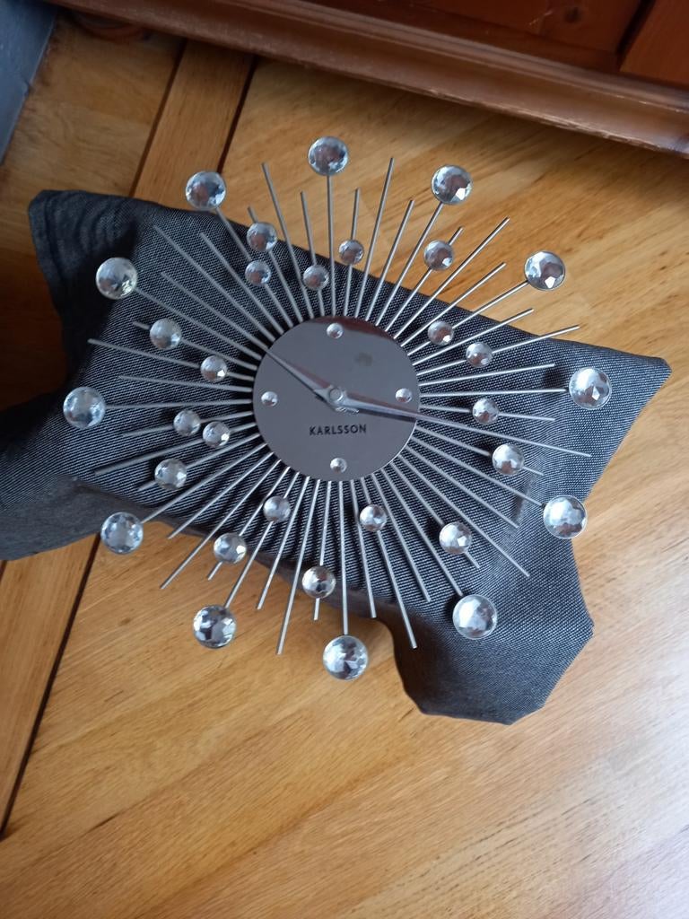 Wandklok Sunburst van Karlson., Ophalen of Verzenden, Gebruikt, Analoog, Wandklok