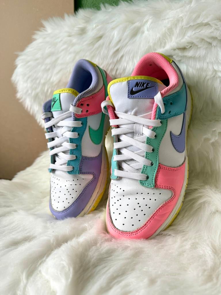 Nike Dunk Low SE WMNS Easter maat 38, Overige kleuren, Ophalen of Verzenden, Sneakers of Gympen, Gedragen