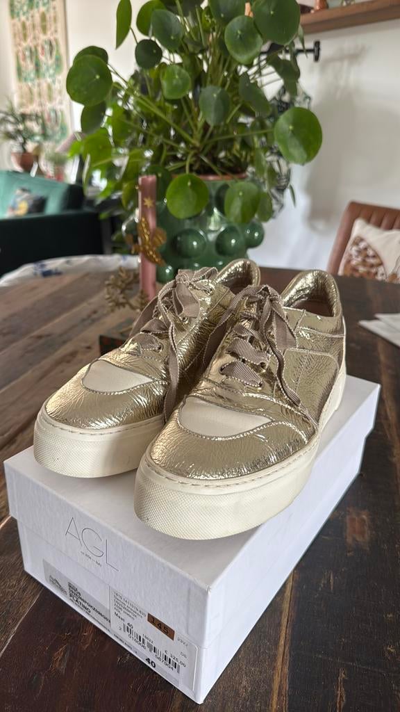 AGL platino dames sneakers goud zo goed als nieuw, Ophalen of Verzenden, Zo goed als nieuw, Overige kleuren, Sneakers of Gympen