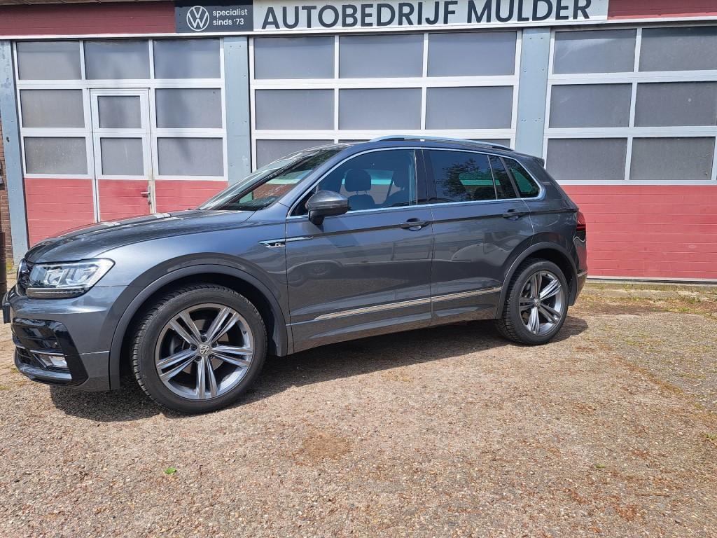 Volkswagen TIGUAN 1.5 TSI 150 Pk ACT R-Line Highline Panodak, Automaat, 4 cilinders, SUV of Terreinwagen, 16 km/l