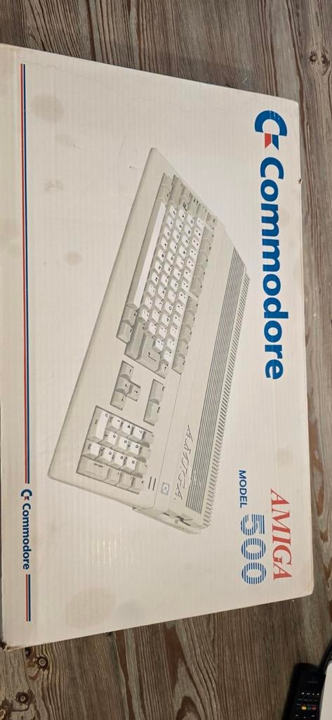 Commodore Amiga 500 werkend + voeding + 80 floppy disks, Computers en Software, Ophalen, Commodore Amiga A500/A500+