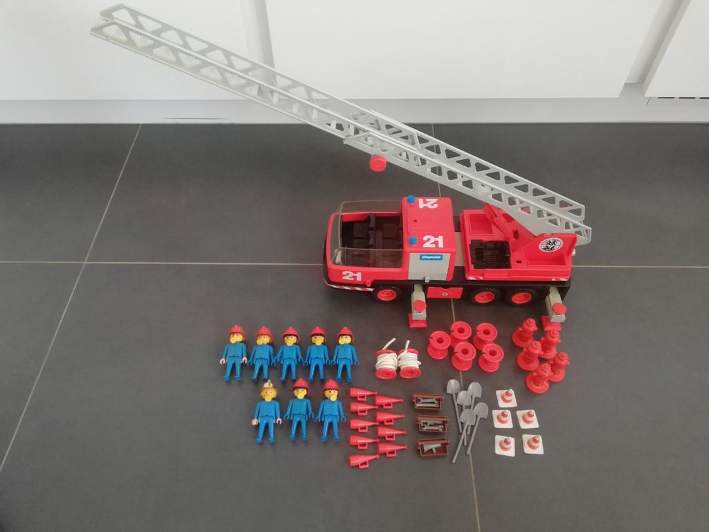 VintagePlaymobil brandweerwagen met accessoires., Ophalen of Verzenden, Gebruikt, Complete set