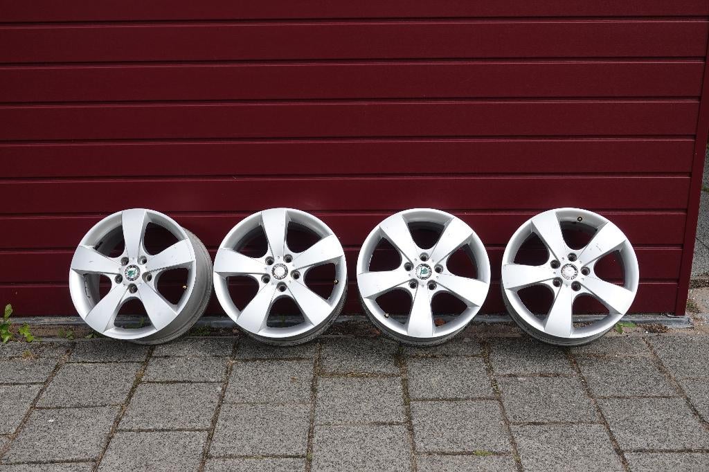 Set Originele Skoda Octavia2 (2004-13) Pegasus 17" LM Velgen, Ophalen, Gebruikt, Skoda