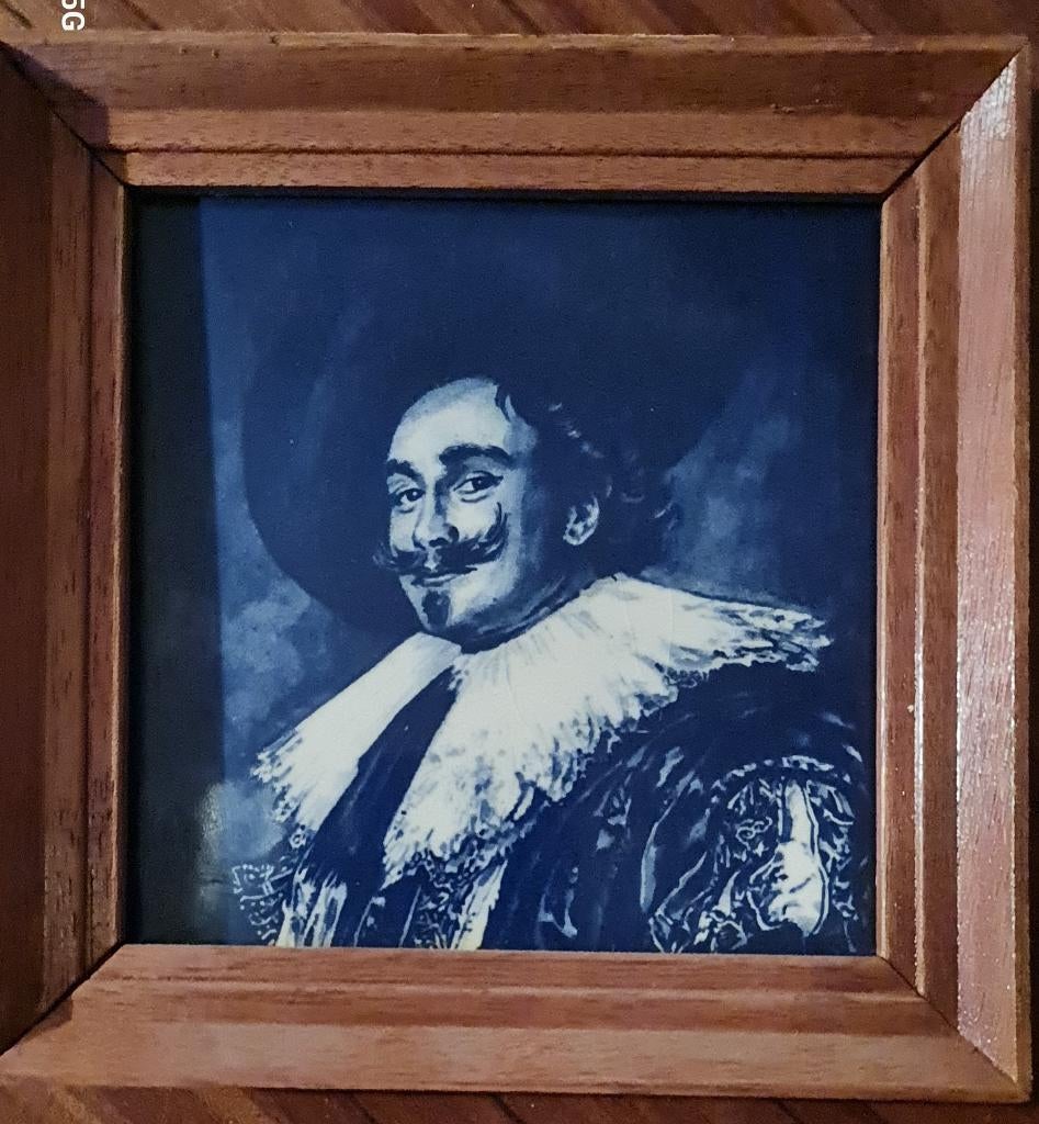Delfts Blauw Tegeltje – Frans Hals "De Lachende Cavalier", Antiek en Kunst, Antiek | Wandborden en Tegels, Ophalen of Verzenden