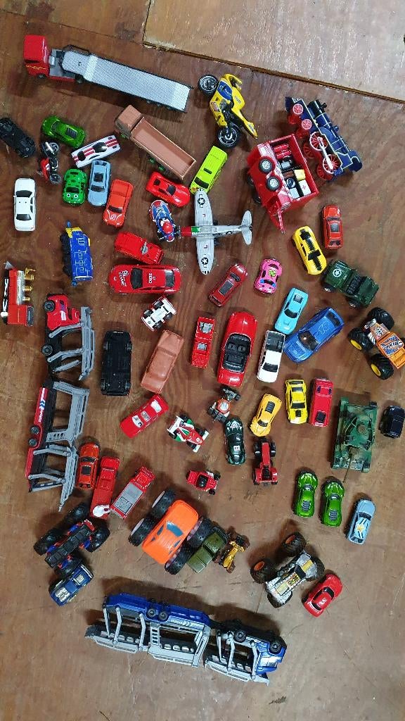 jaren 50/60/70 modelauto's in prima staat. In 1 koop. Opstu-, Hobby en Vrije tijd, Modelauto's | 1:43, Ophalen of Verzenden, Zo goed als nieuw