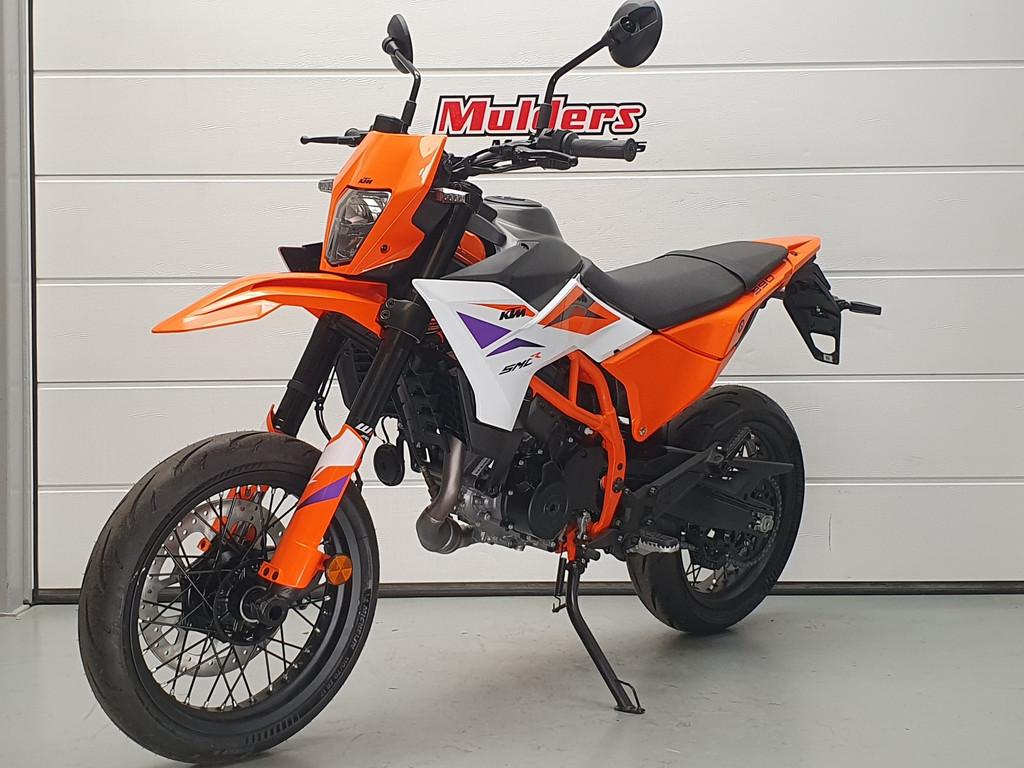KTM 390 SMC R KTM 390 SMC-R (bj 2025)