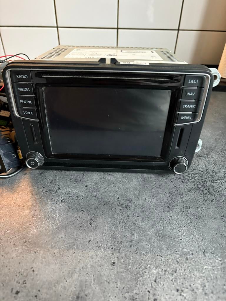 VW radio MIB2 met USB DAB+ navigatie bluetooth CarPlay, Ophalen, Gebruikt