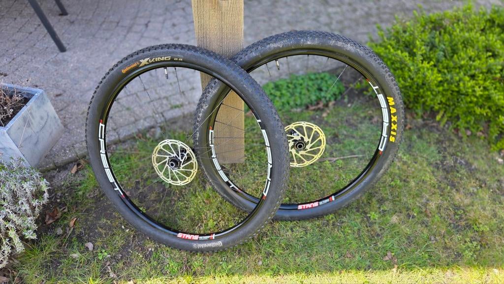 Stans Crest ZTR3 29" tubeless, DT Swiss350 naaf, HG 12 speed, Ophalen, Zo goed als nieuw, Band, Overige merken