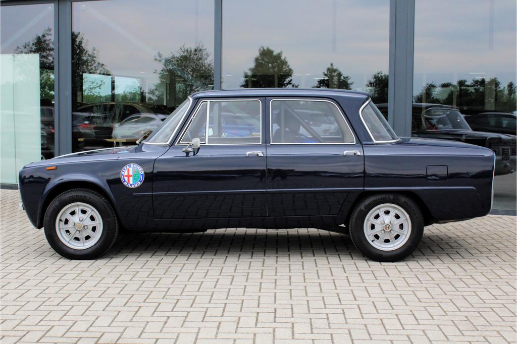 Alfa Romeo Giulia 1300 Ti PERFECT VOOR KLASSIEKE RALLY'S, Auto's, Oldtimers, Zwart, Bedrijf, Handgeschakeld, 2 stoelen