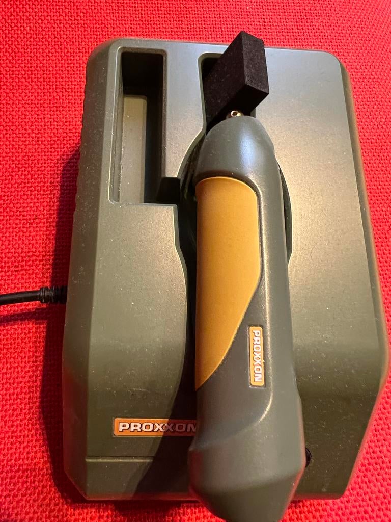 Proxxon snijgereedschap met lader, Ophalen of Verzenden, Gebruikt, Minder dan 400 watt, Boormachine