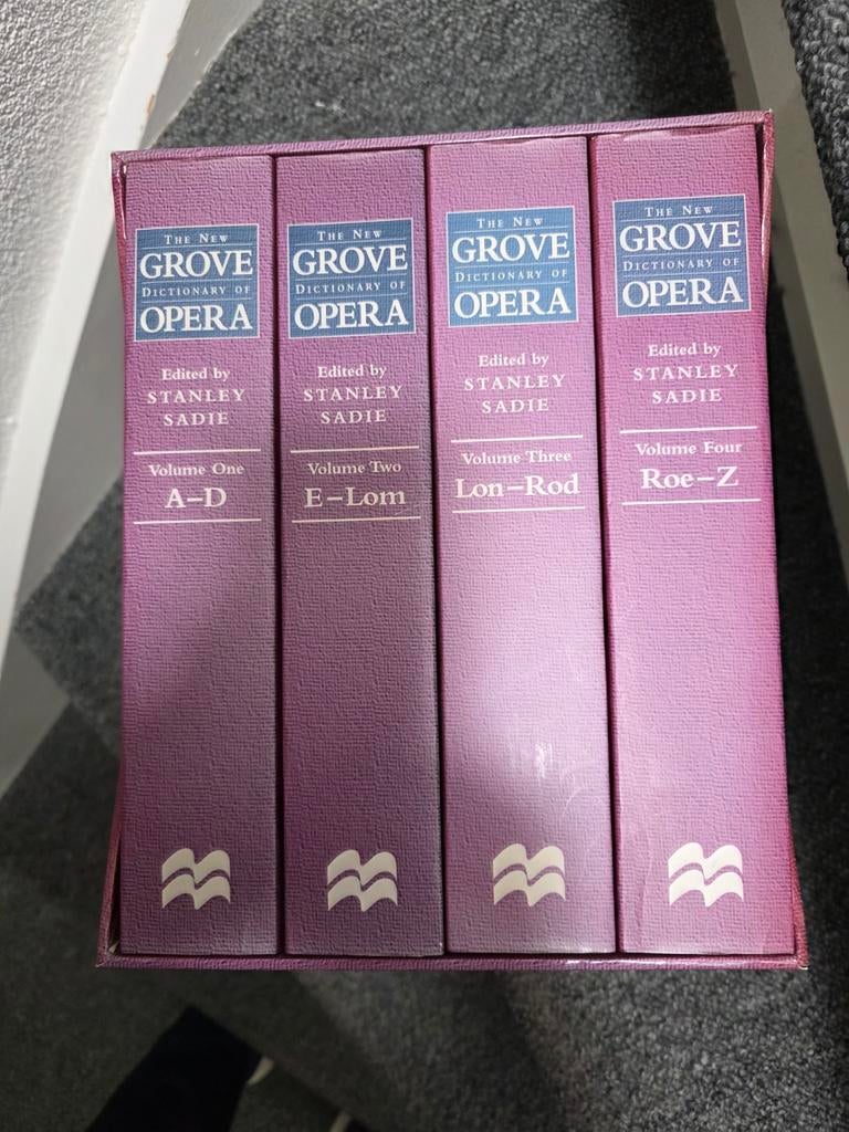 The New Grove Dictionary of Opera - 4 delen, Ophalen of Verzenden, Zo goed als nieuw, Genre of Stijl, Stanley Sadie