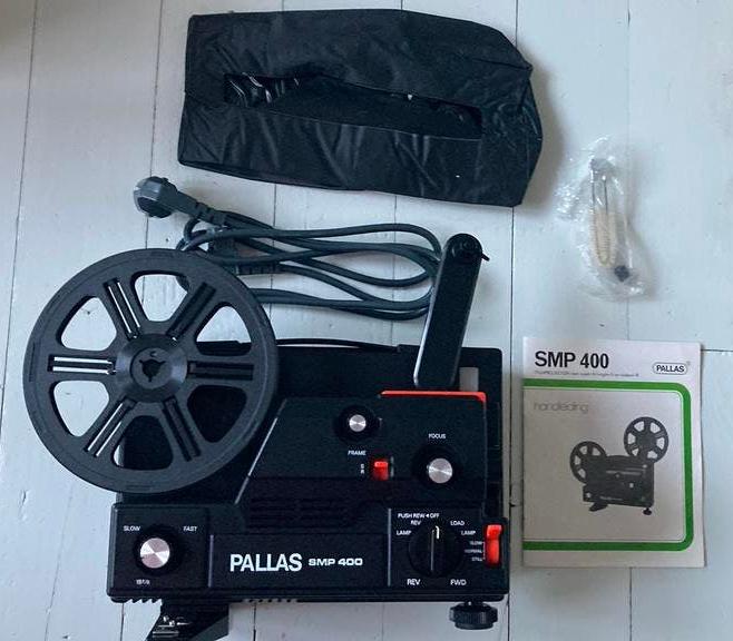 Vintage Filmprojector Pallas SMP 400 +toebehoren - als nieuw, Ophalen, 1960 tot 1980