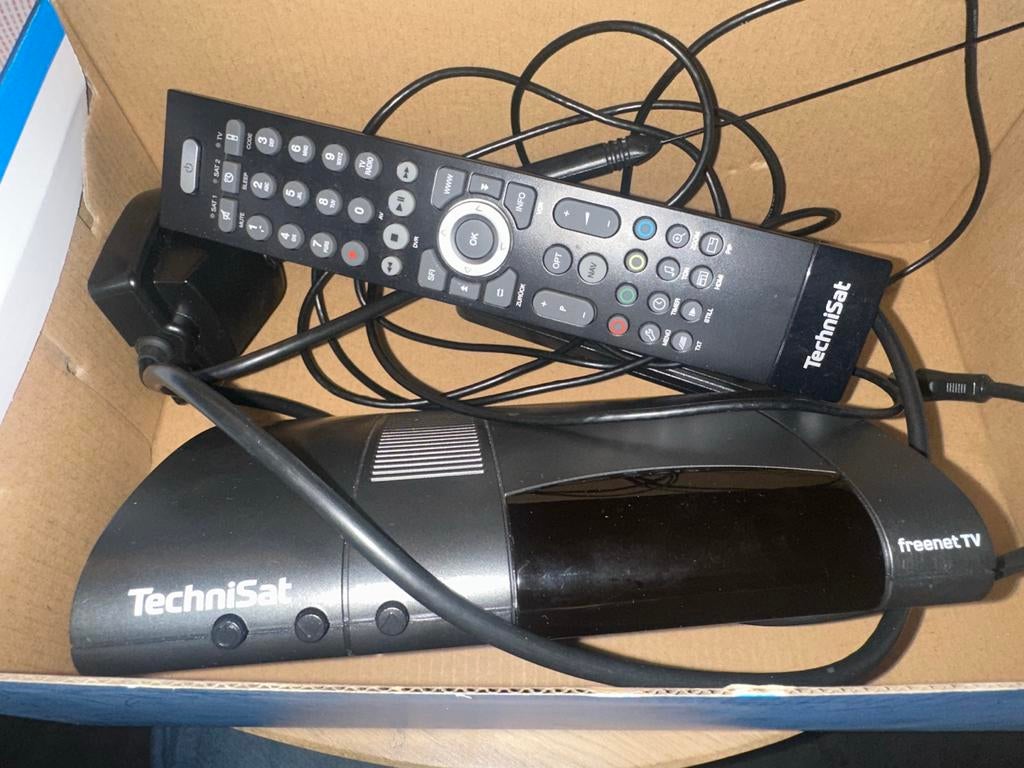 TechniSat Decoder met Afstandsbediening, Ophalen of Verzenden, Gebruikt, Decoder