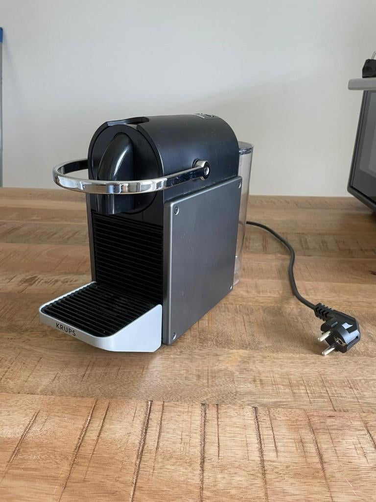 Krups Nespresso Pixie koffiezetapparaat (cups), Ophalen, Koffiemachine, Zo goed als nieuw, 1 kopje