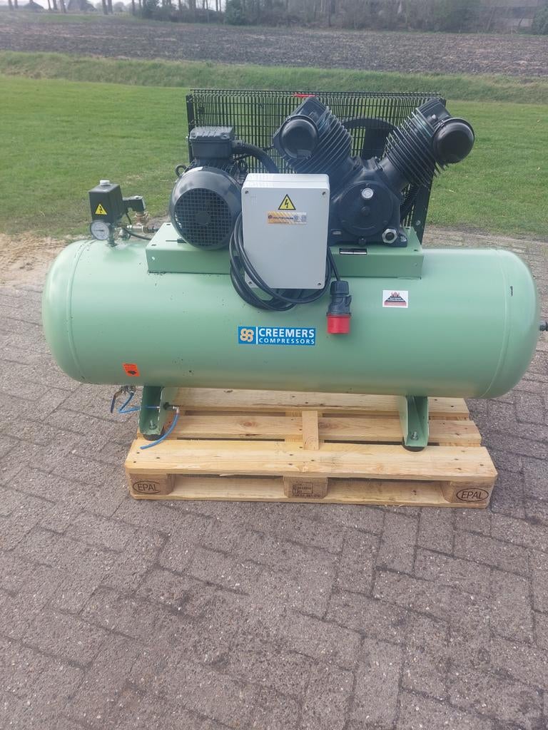 Compressor merk creemers, 100 liter of meer, Ophalen of Verzenden