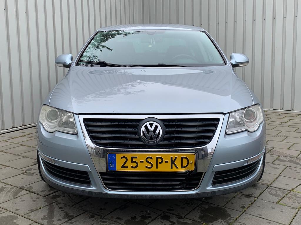 Volkswagen Passat 2.0 FSI Comfortline|Climate Control|, Voorwielaandrijving, 730 kg, Gebruikt, Zwart