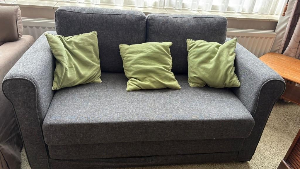 Nette grijze tweezitsbank/slaapbank, Ophalen, Gebruikt, Minder dan 75 cm, Tweepersoons