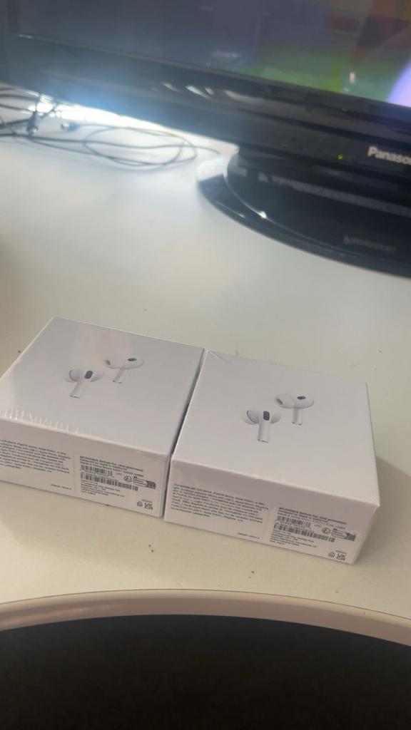 Airpods officieel dicht, Ophalen of Verzenden, Zo goed als nieuw, Overige merken