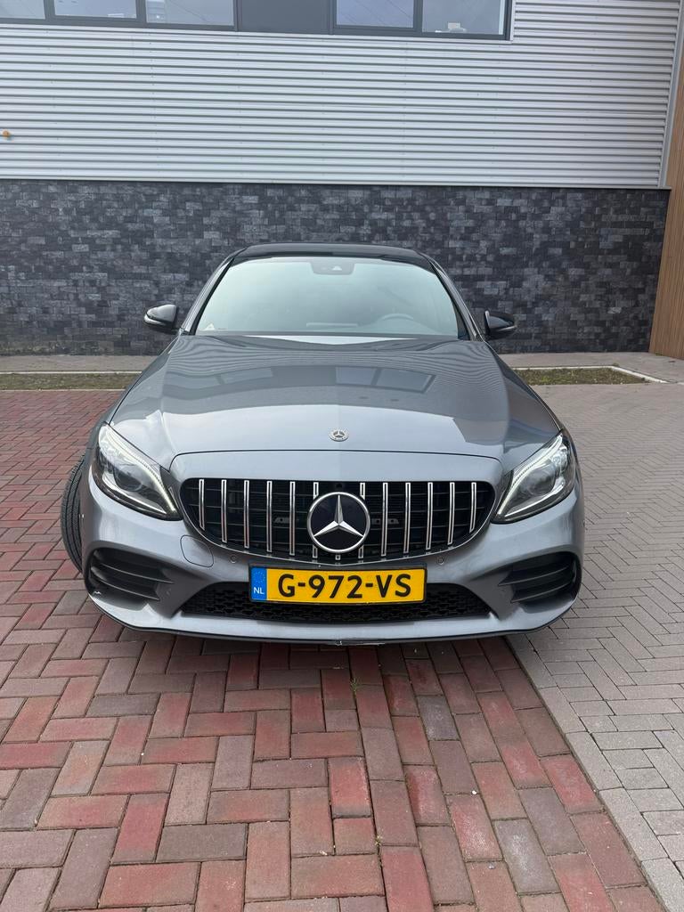 Mercedes-Benz C-Klasse C180 Grijs 2019, 1800 kg, 75 €/maand, Particulier, Dealer onderhouden