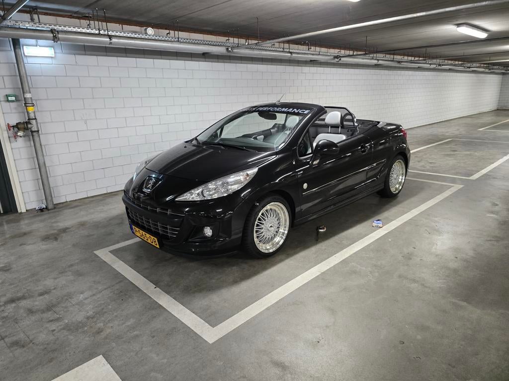 Peugeot 207 1.6 16V Turbo CC 2012 Zwart, Auto's, Peugeot, Voorwielaandrijving, Lichtsensor, Cabriolet, 4 stoelen