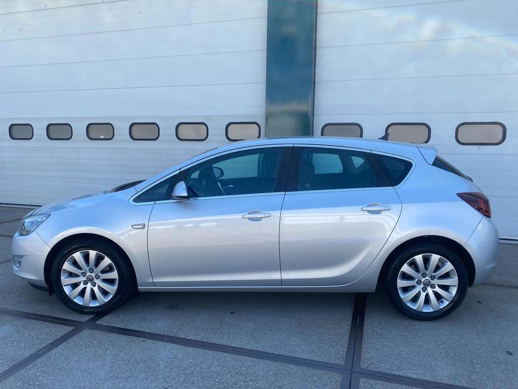 Opel Astra 1.7 CDTi S/S Cosmo, Voorwielaandrijving, Euro 5, 730 kg, Gebruikt