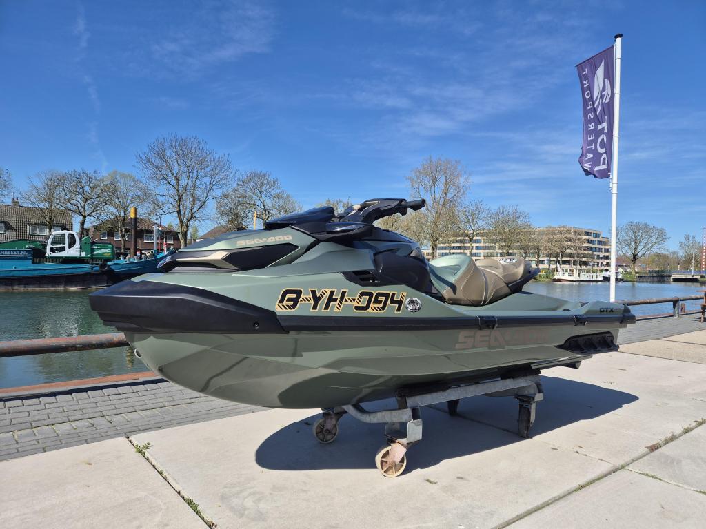 Seadoo GTX LIMITED 2023 (41 uren) + jetloader big black Led, Niet ingevuld, Niet ingevuld, Zo goed als nieuw, Benzine