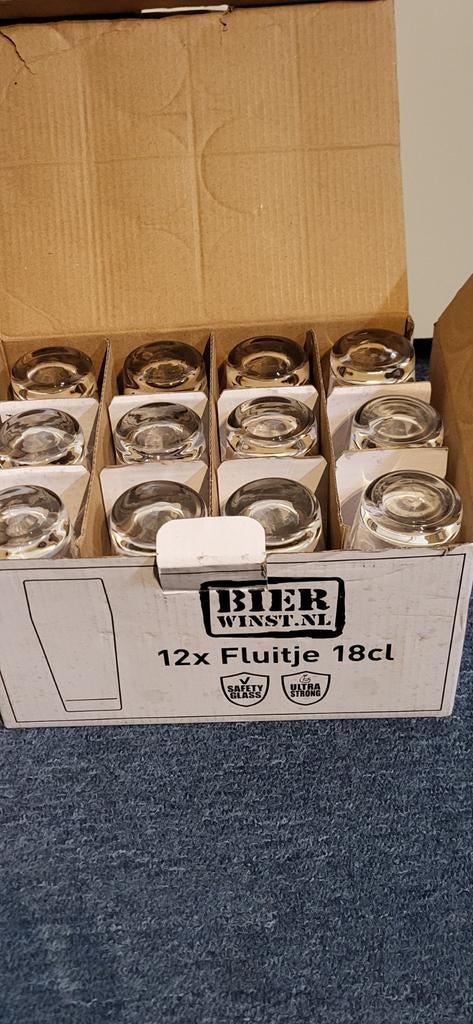 Doos vol..12 x fluitjes, Ophalen