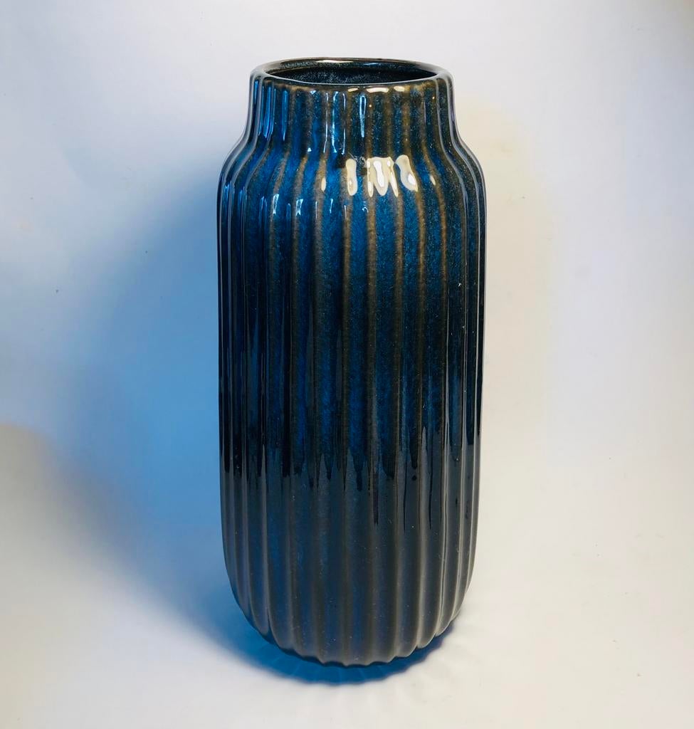 Mooie vaas, keramiek, bruin blauw gestreept, geribbeld, Verzenden, Blauw, Aardewerk of Porselein, Minder dan 50 cm