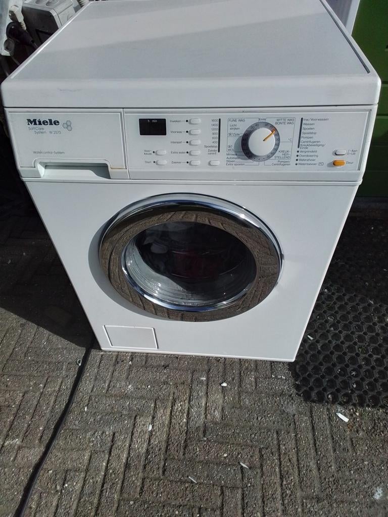Miele wasmachine 1600 toeren, 6 tot 8 kg, Ophalen, 1600 toeren of meer, 85 tot 90 cm