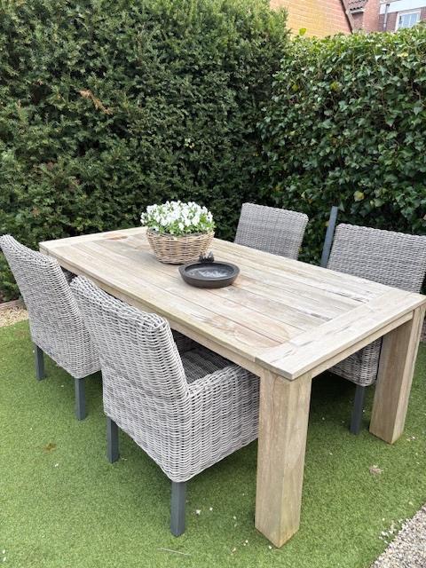 Tuinset: Teak tuintafel met 4 stoelen nog jaren plezier!, Tuin en Terras, Tuintafels, Ophalen, Gebruikt, Rechthoekig, Teakhout
