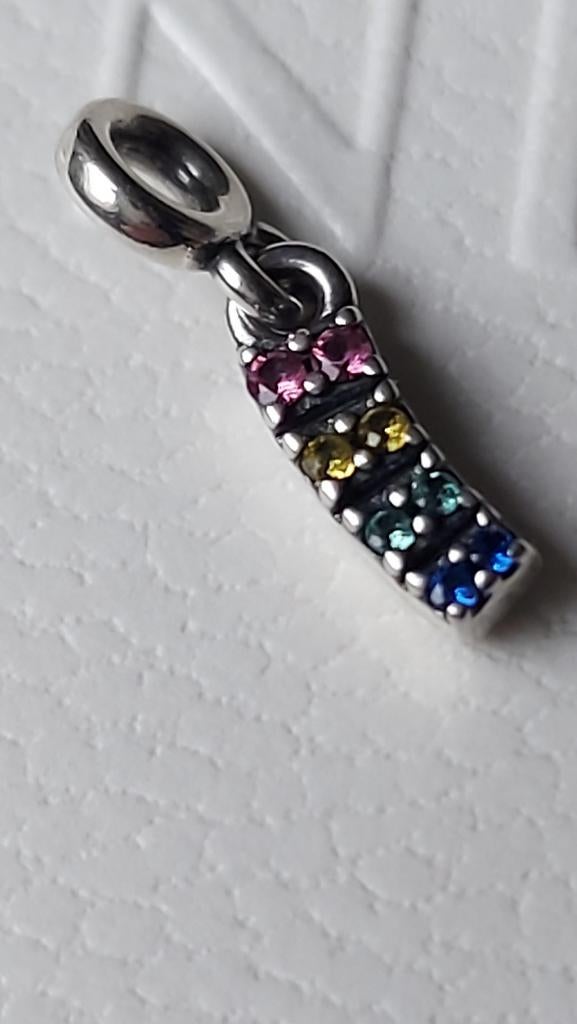 Originele Pandora Essence Me bedel regenboog, Sieraden, Tassen en Uiterlijk, Bedels, Ophalen of Verzenden, Zo goed als nieuw, Zilver