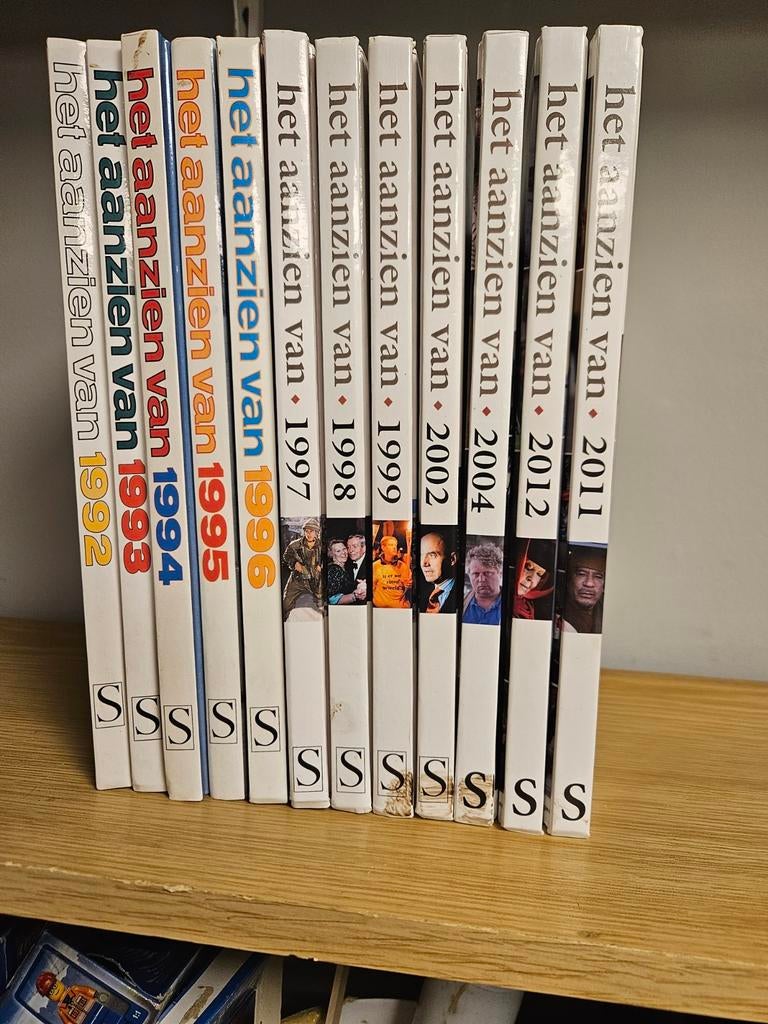 Het aanzien van 2011 en nog 11 jaren in 1 koop, spectrum, Ophalen of Verzenden, Zo goed als nieuw, Algemeen