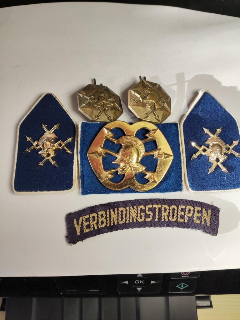 Emblemen Verbindingstroepen, Ophalen of Verzenden, Landmacht, Nederland, Embleem of Badge
