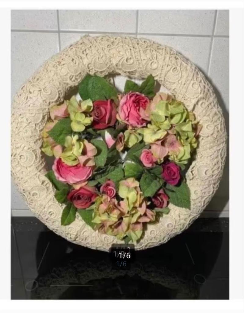 Korting Mooie Kanten ring met bloemenkrans Woondecoratie, Ophalen of Verzenden
