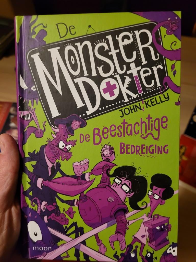 De Monsterdokter - John Kelly, Ophalen of Verzenden, Gelezen, John Kelly, Fictie algemeen