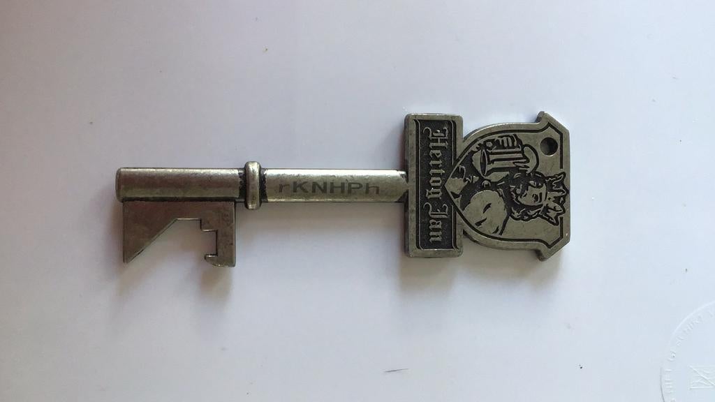Hertog Jan flesopener in de vorm van een sleutel, Verzamelen, Biermerken, Ophalen of Verzenden, Zo goed als nieuw, Flesopener